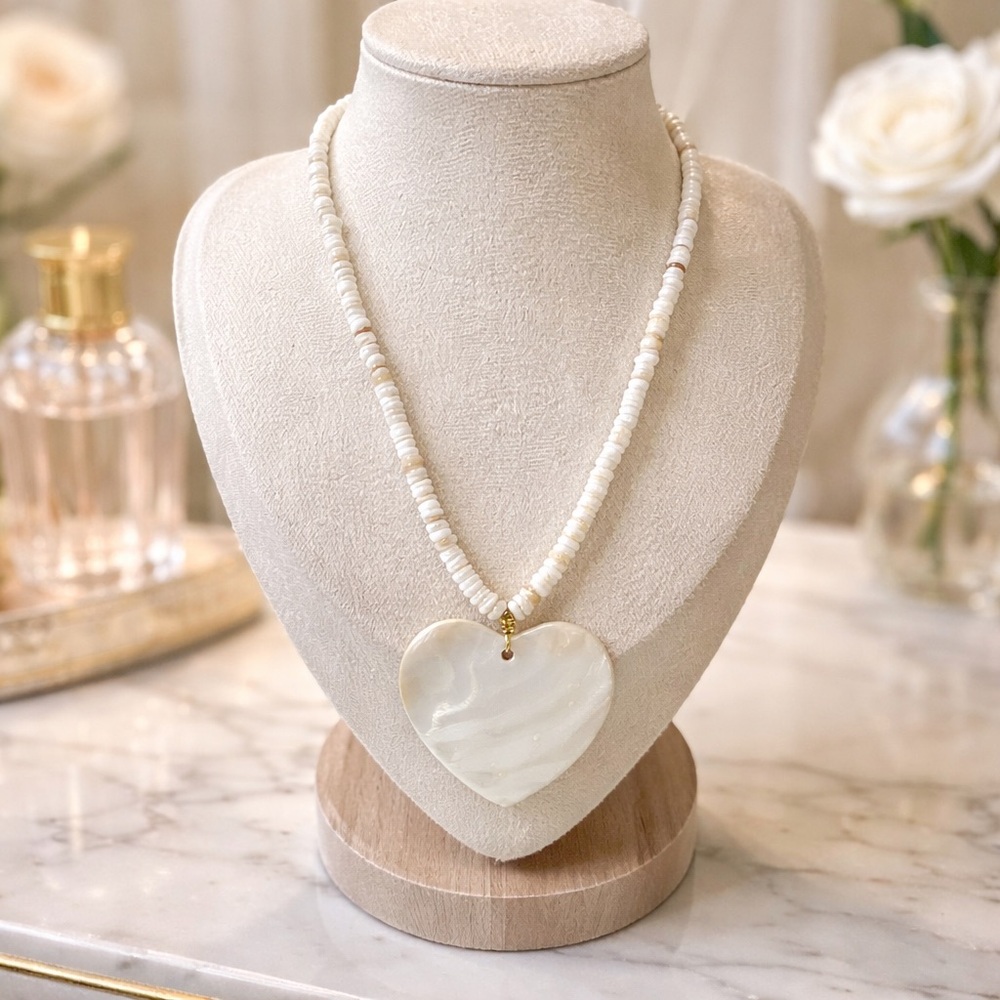 Elegant Shell Heart Pendant Necklace‎